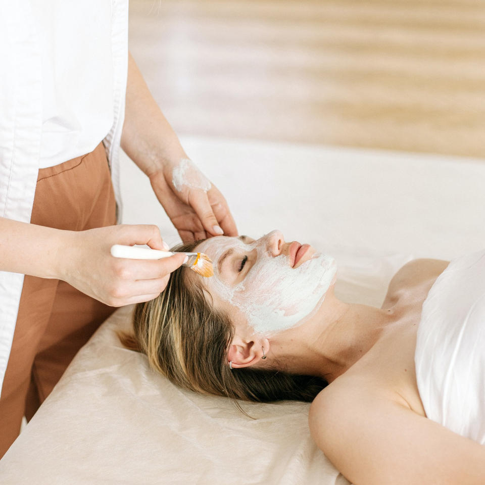 3 TRATTAMENTI ESTETICI VISO-CORPO